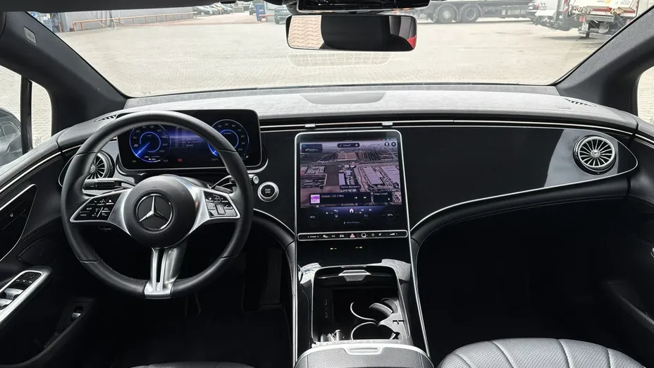 MERCEDES-BENZ EQE -
