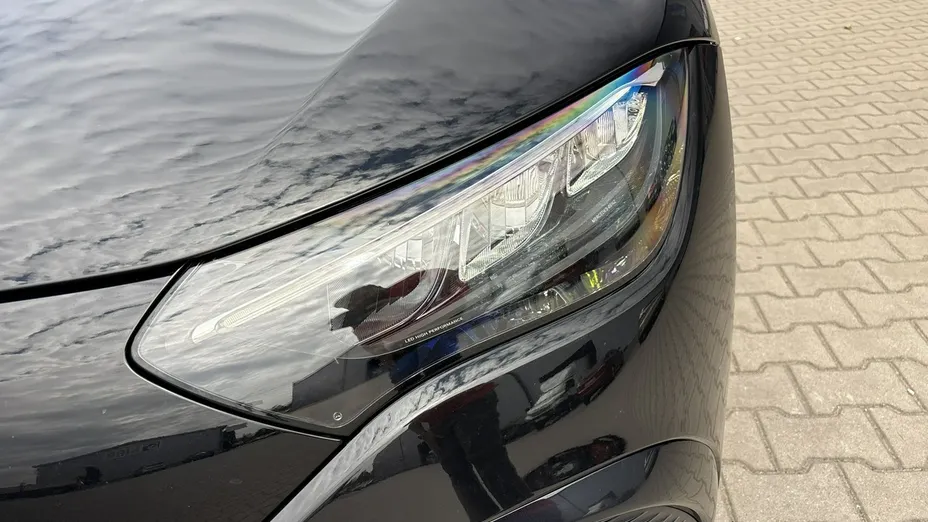 MERCEDES-BENZ EQE -