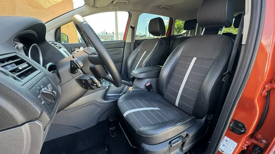 FORD Kuga -