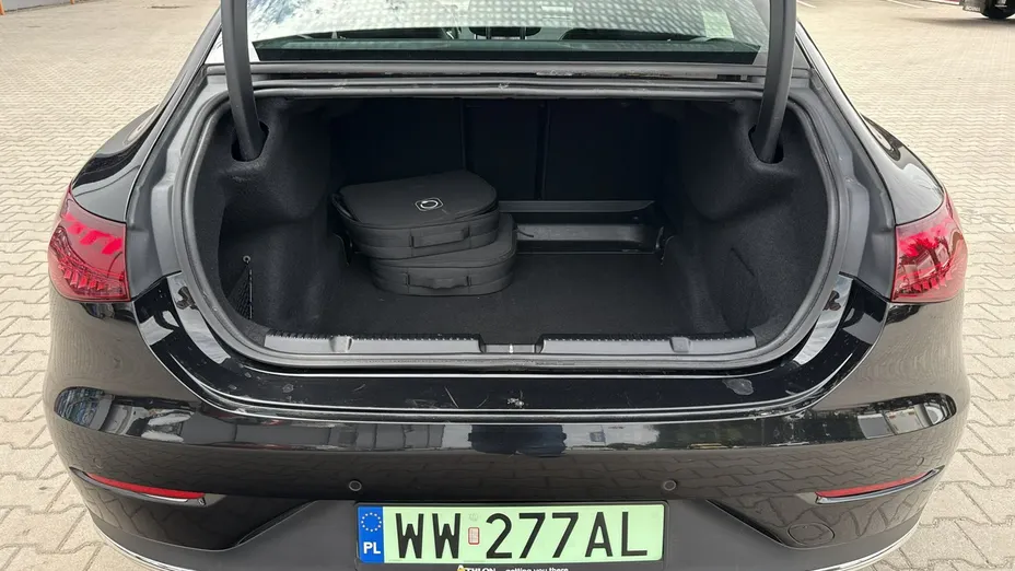 MERCEDES-BENZ EQE -