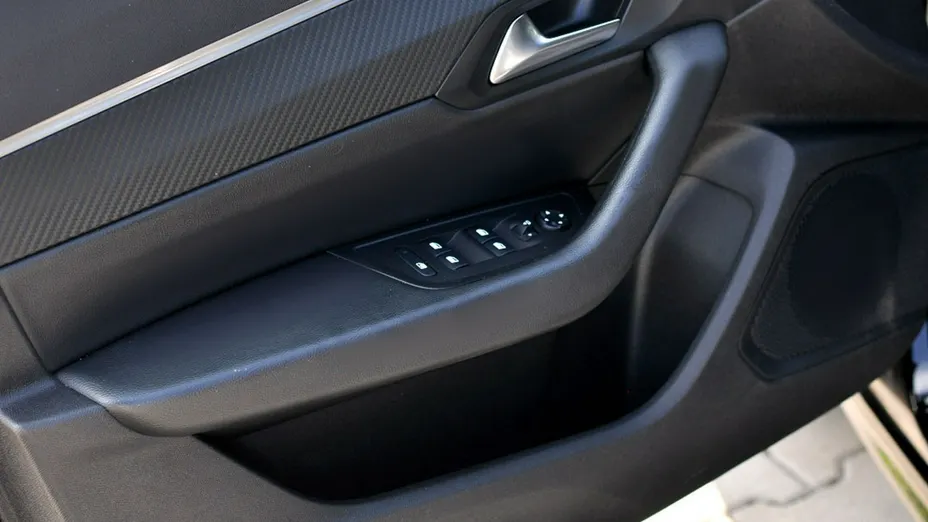 PEUGEOT 508 -