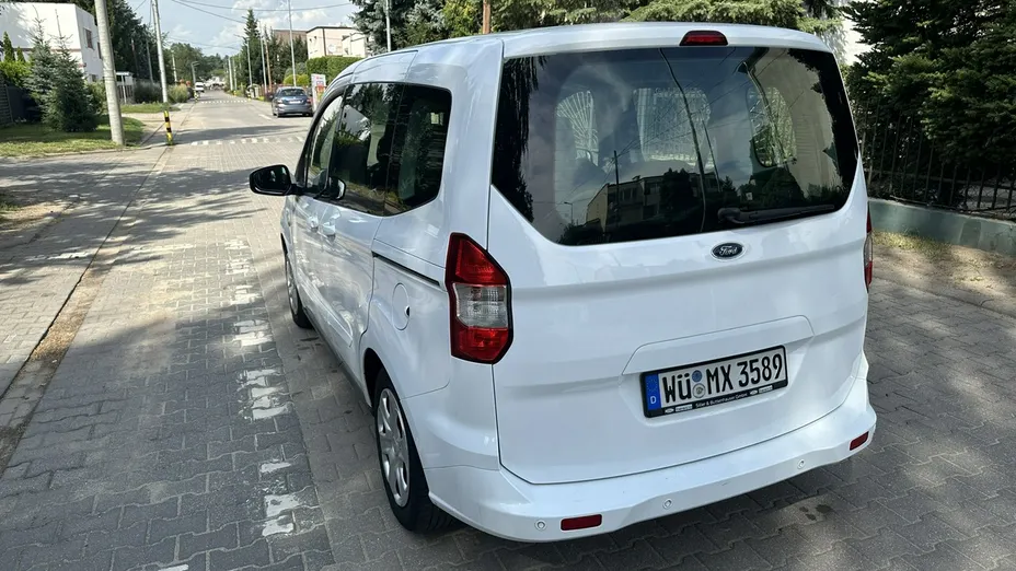 FORD Transit Courier -