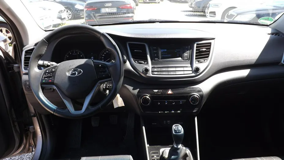 HYUNDAI Tucson -