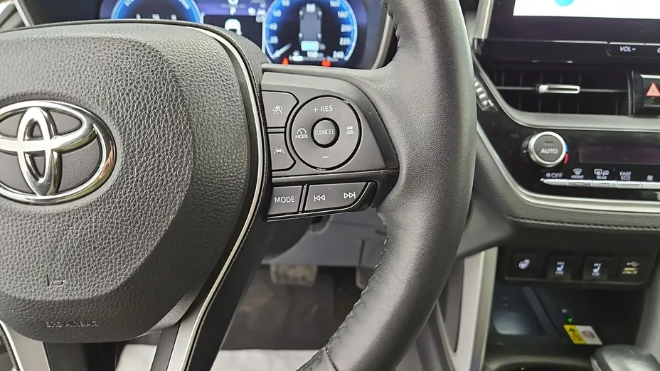 TOYOTA Corolla Cross -
