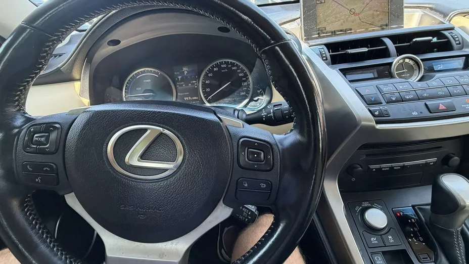 LEXUS NX -