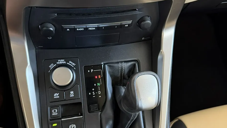 LEXUS NX -