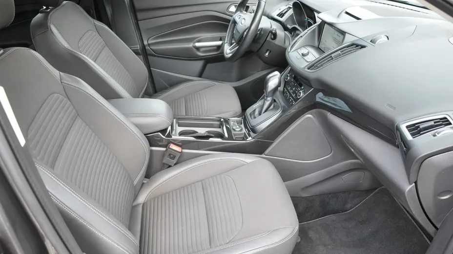 FORD Kuga -
