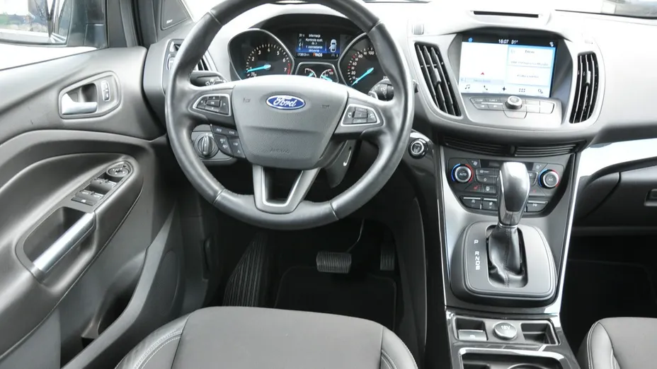 FORD Kuga -