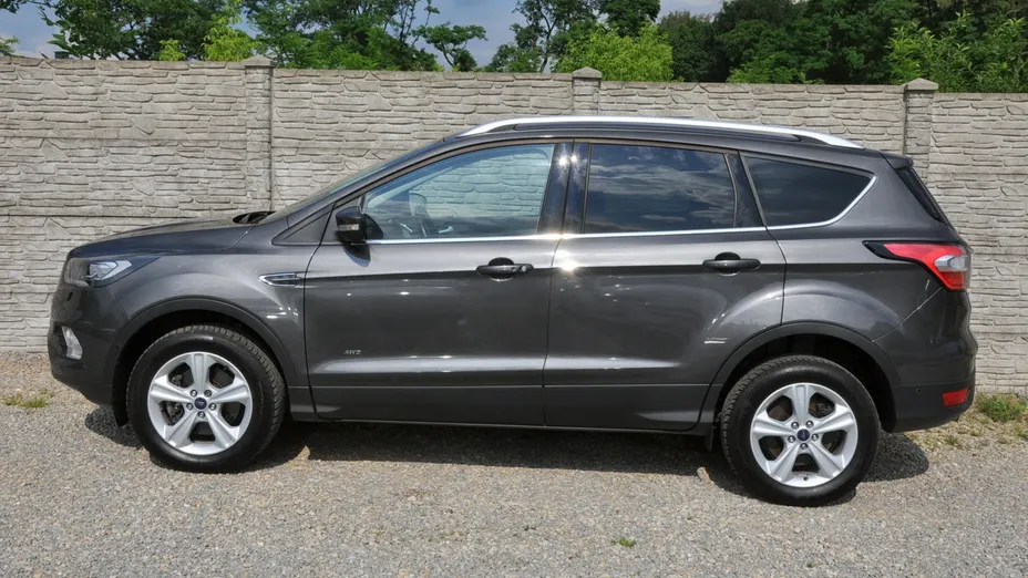 FORD Kuga -