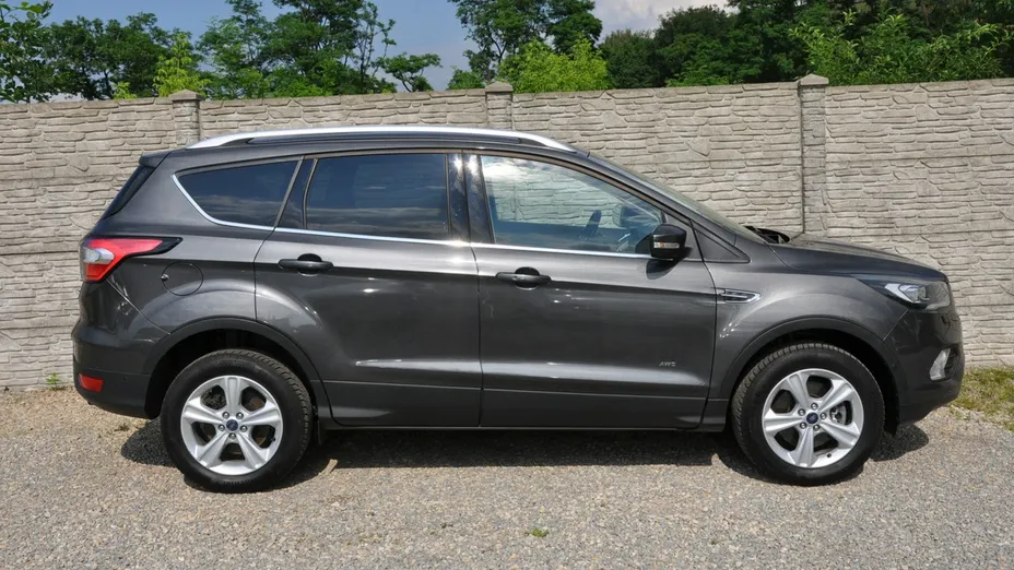 FORD Kuga -
