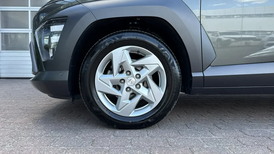 HYUNDAI Kona -