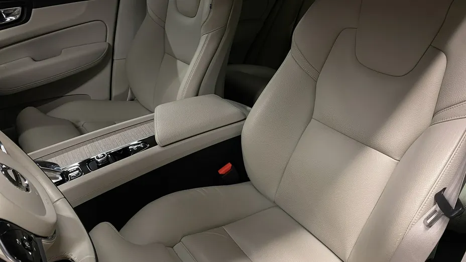 VOLVO XC60 -
