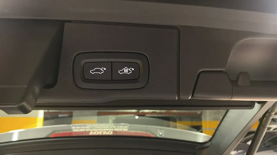 VOLVO XC60 -