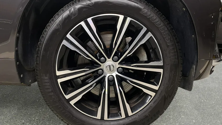 VOLVO XC60 -