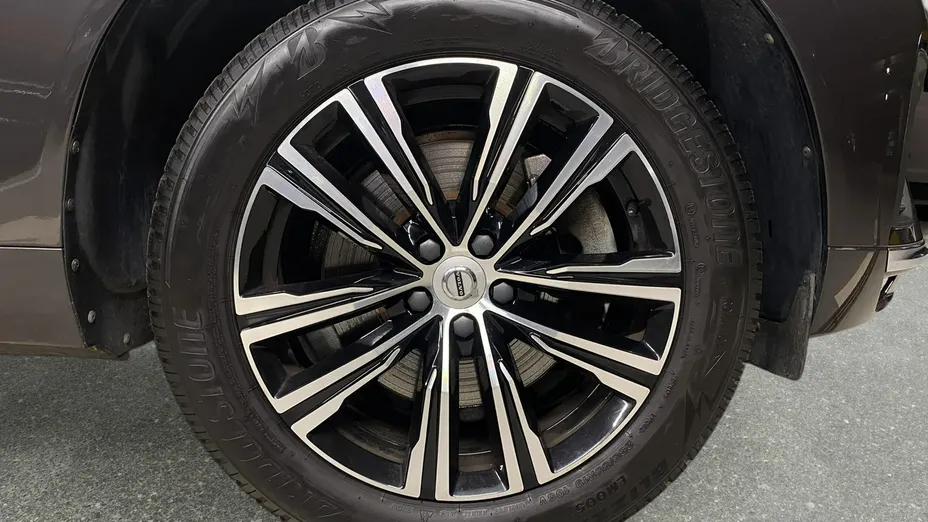 VOLVO XC60 -