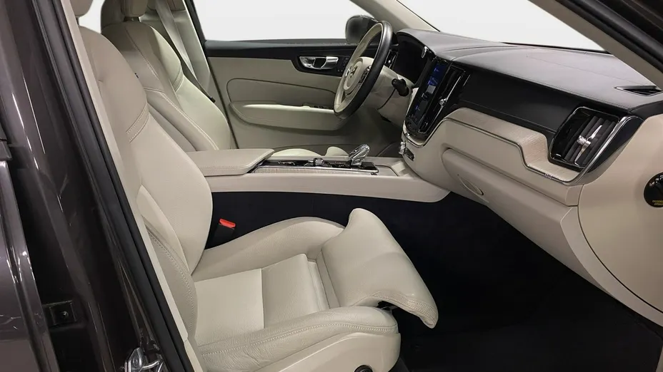 VOLVO XC60 -