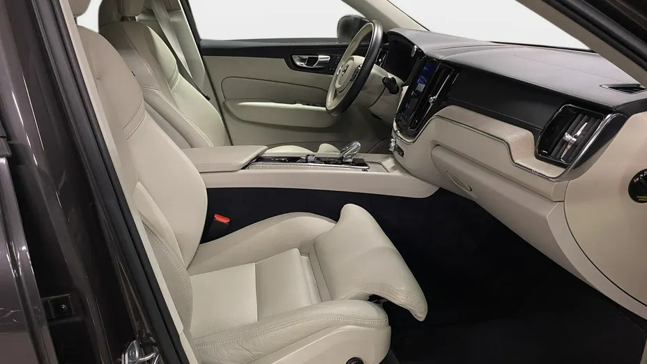 VOLVO XC60 -