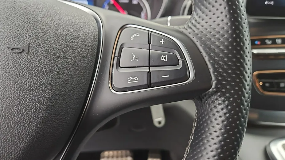 MERCEDES-BENZ EQV -