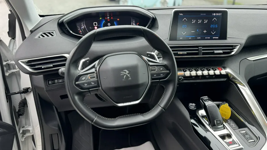 PEUGEOT 3008 -