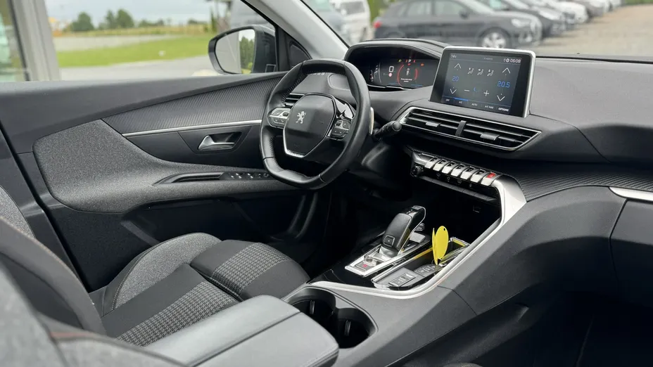 PEUGEOT 3008 -