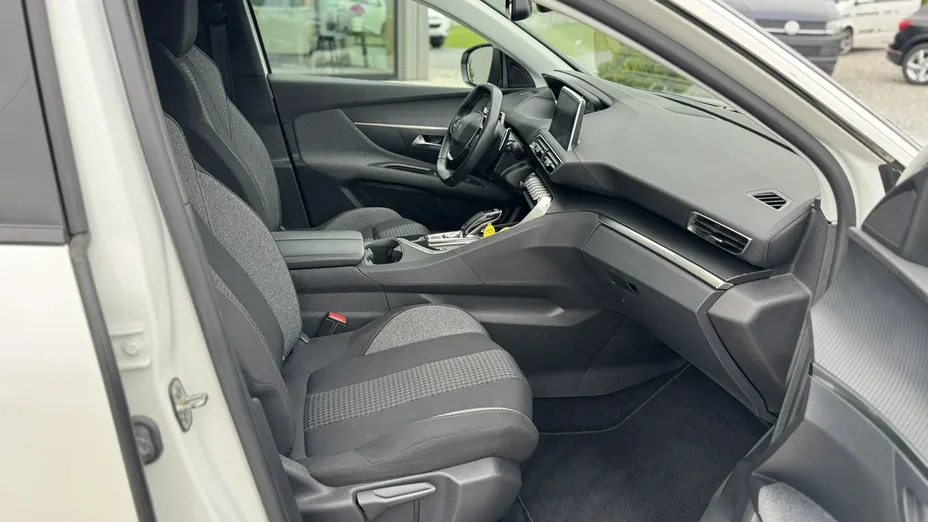 PEUGEOT 3008 -