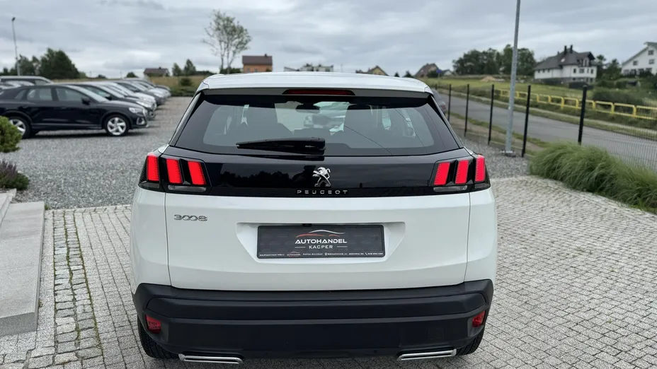 PEUGEOT 3008 -