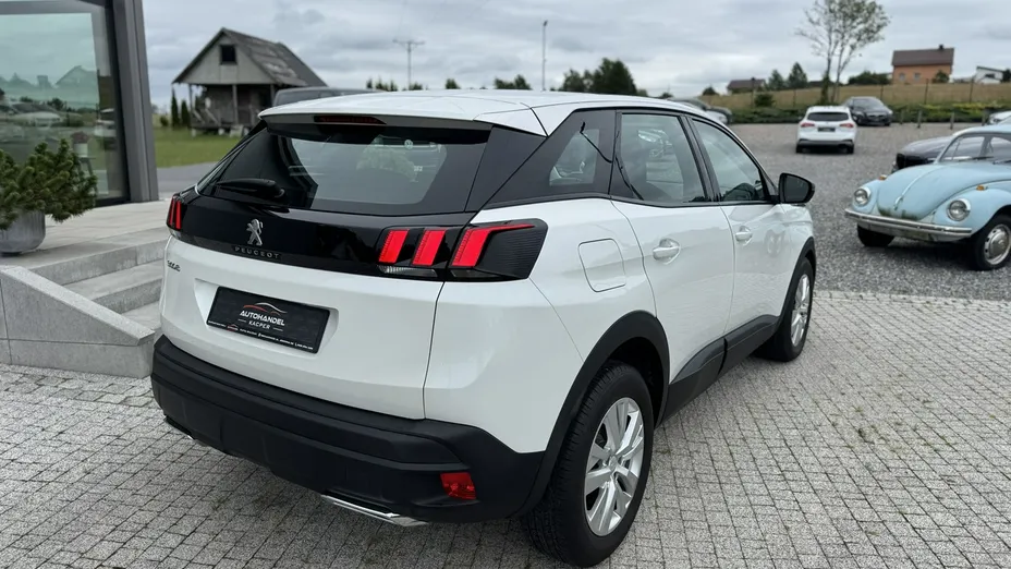PEUGEOT 3008 -