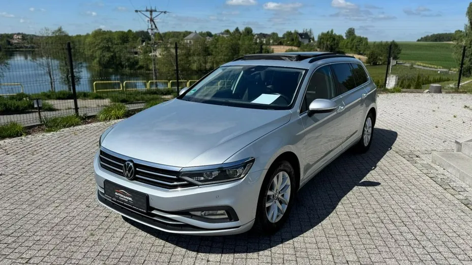 VOLKSWAGEN Passat -