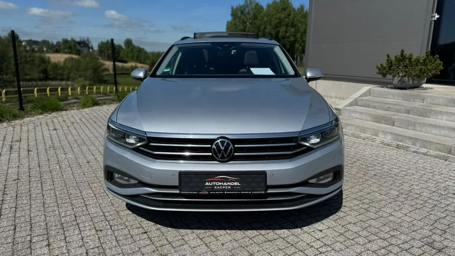 VOLKSWAGEN Passat -