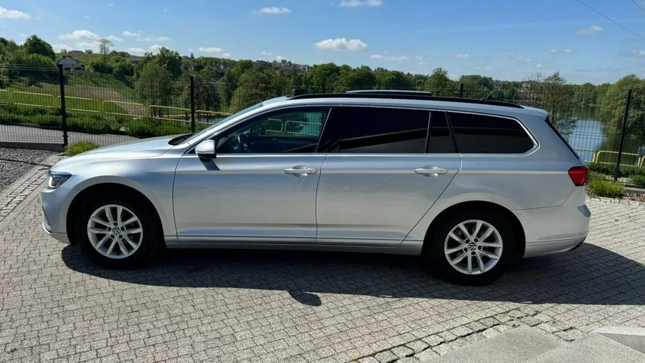 VOLKSWAGEN Passat -