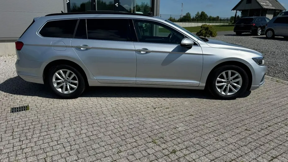VOLKSWAGEN Passat -