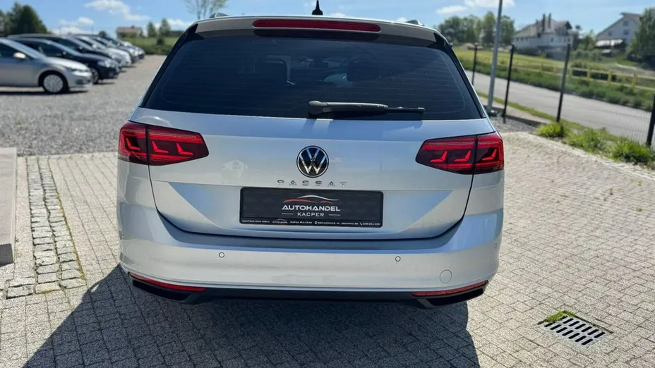 VOLKSWAGEN Passat -