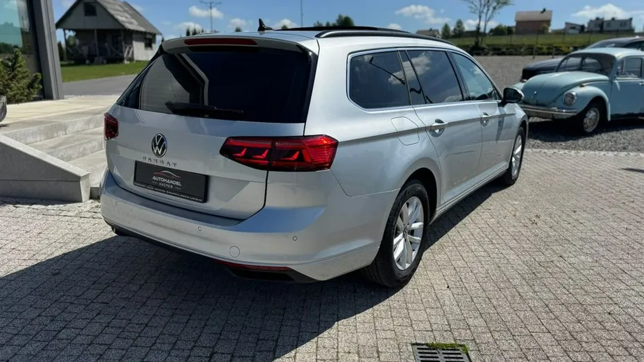VOLKSWAGEN Passat -