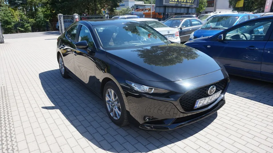 MAZDA 3 -
