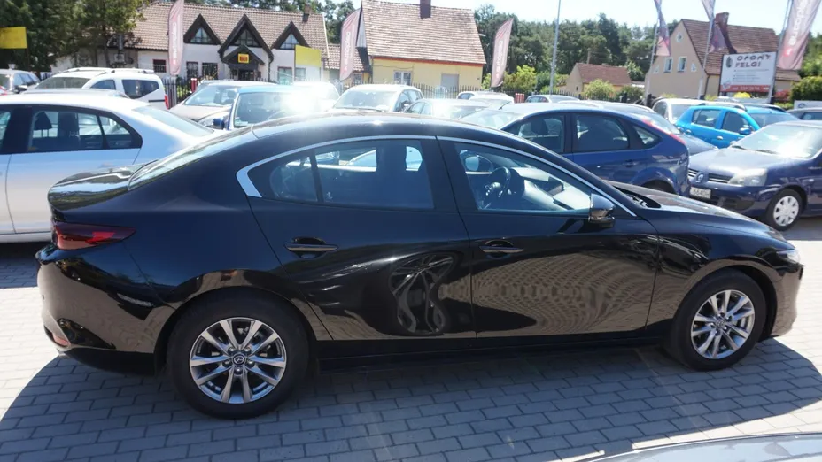 MAZDA 3 -