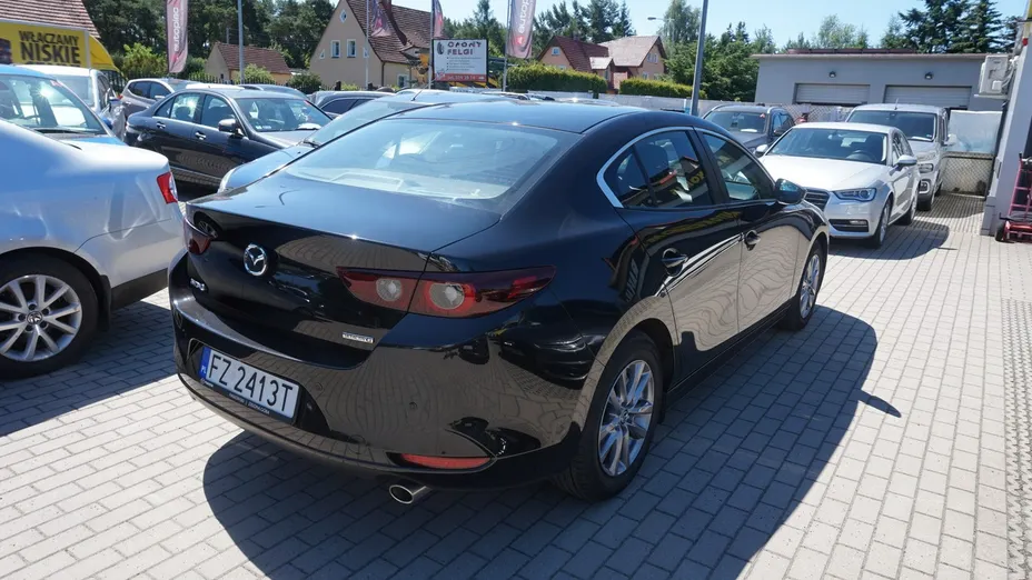 MAZDA 3 -