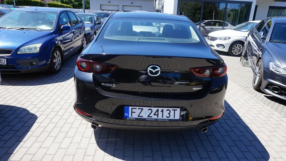 MAZDA 3 -