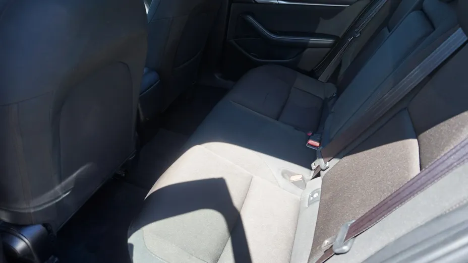 MAZDA 3 -