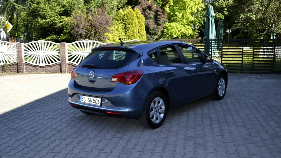 OPEL Astra -