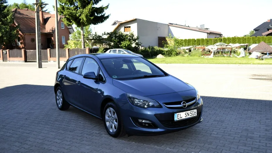 OPEL Astra -
