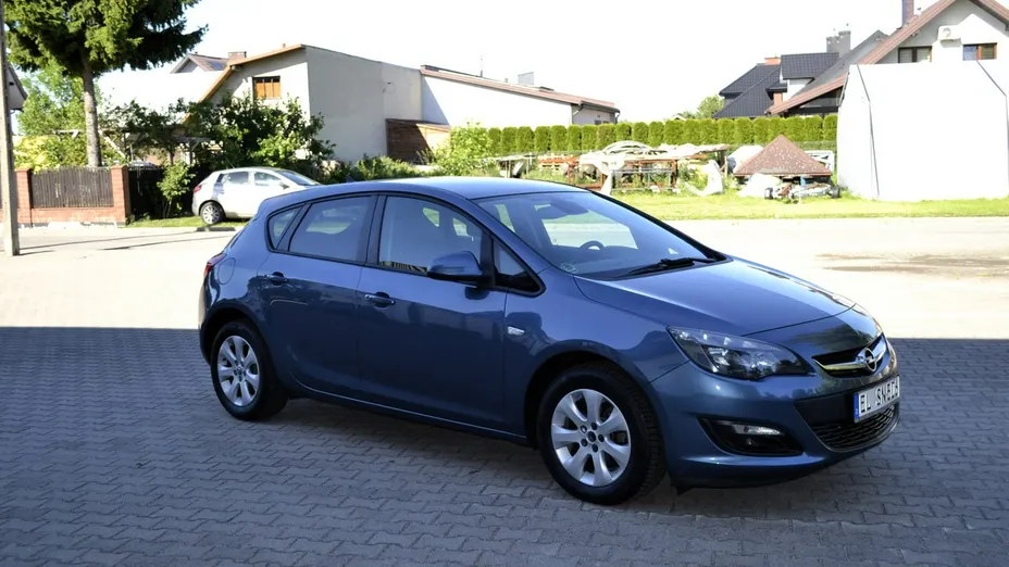 OPEL Astra -