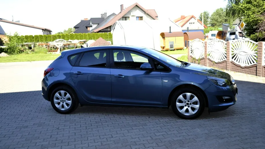 OPEL Astra -