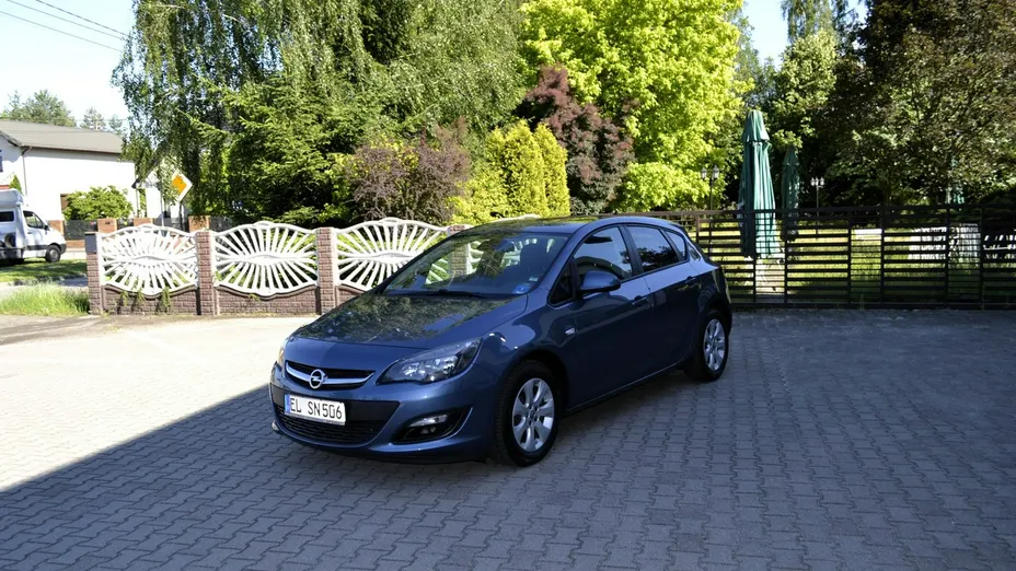 OPEL Astra -