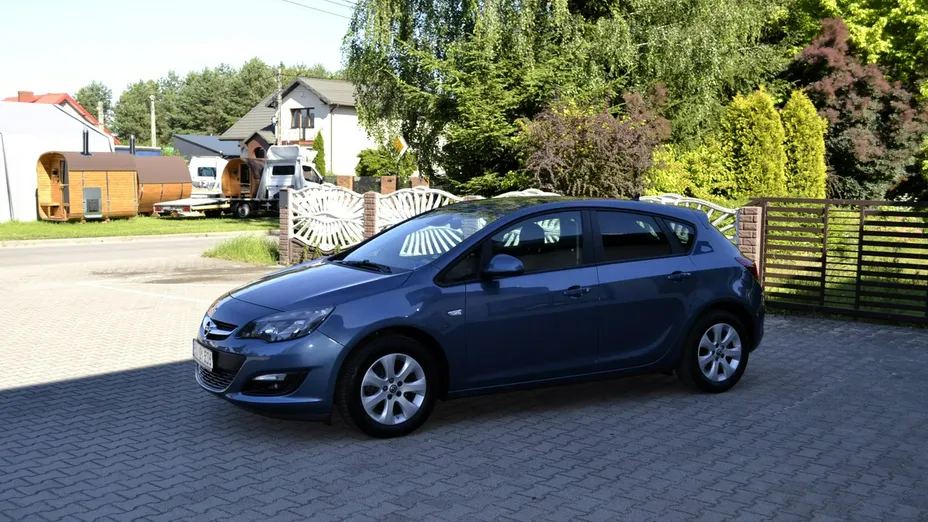 OPEL Astra -