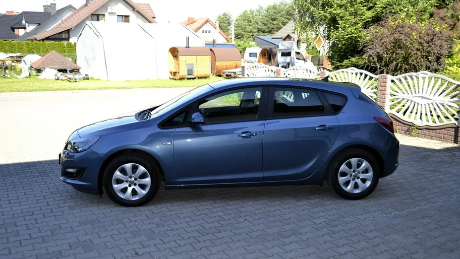 OPEL Astra -
