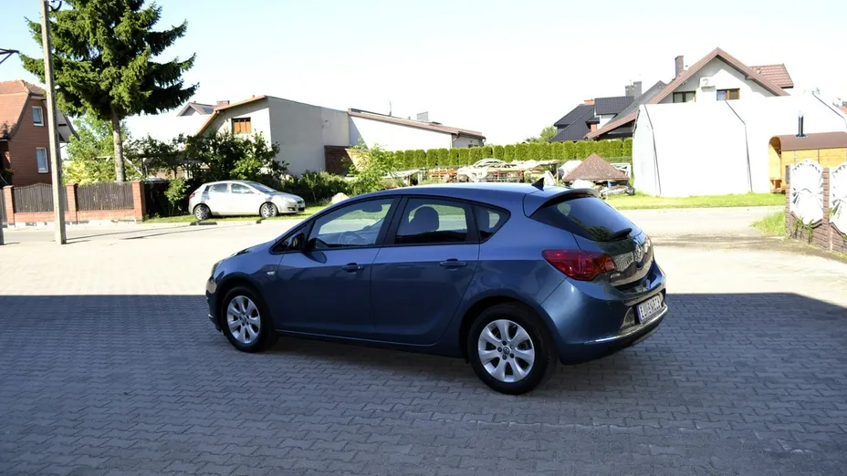 OPEL Astra -