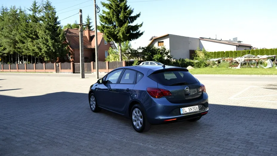 OPEL Astra -