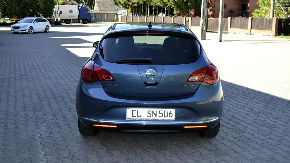OPEL Astra -
