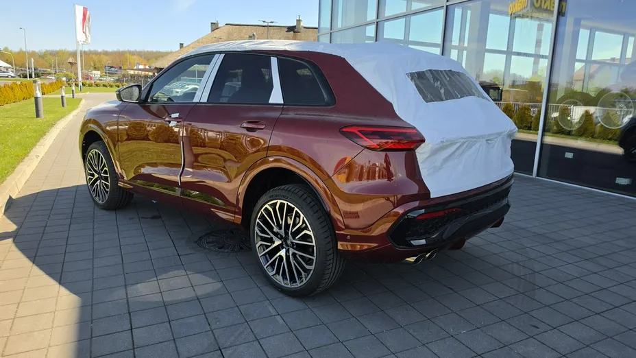 AUDI Q5 -