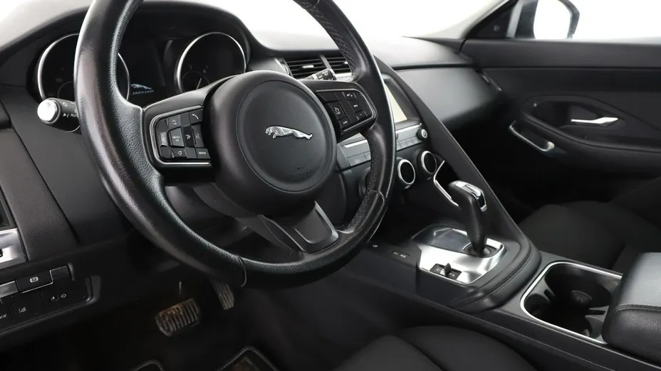 JAGUAR E-Pace -